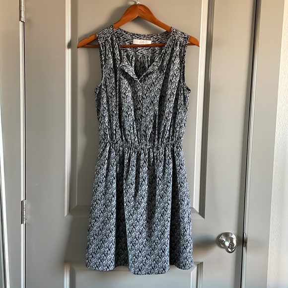 LOFT Dresses & Skirts - LOFT -black and white dress